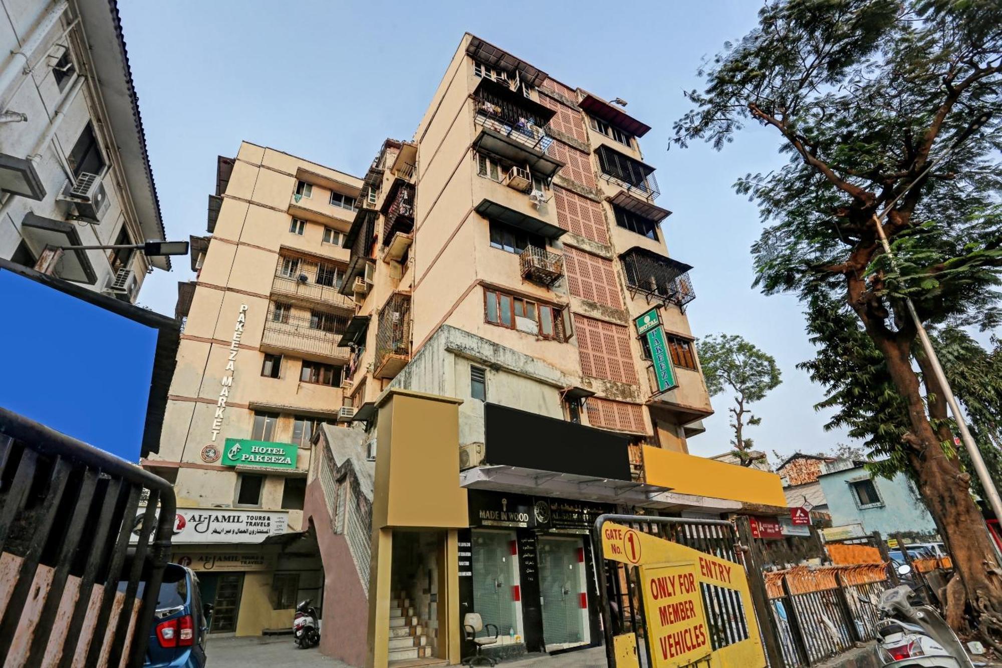 Oyo Flagship Hotel Pakeeza - Mumbai — Photos 1